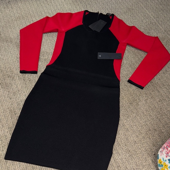 NWT GUESS STRETCHY KNIT/SWEATER BODYCON DRESS SIZE M - Picture 1 of 10